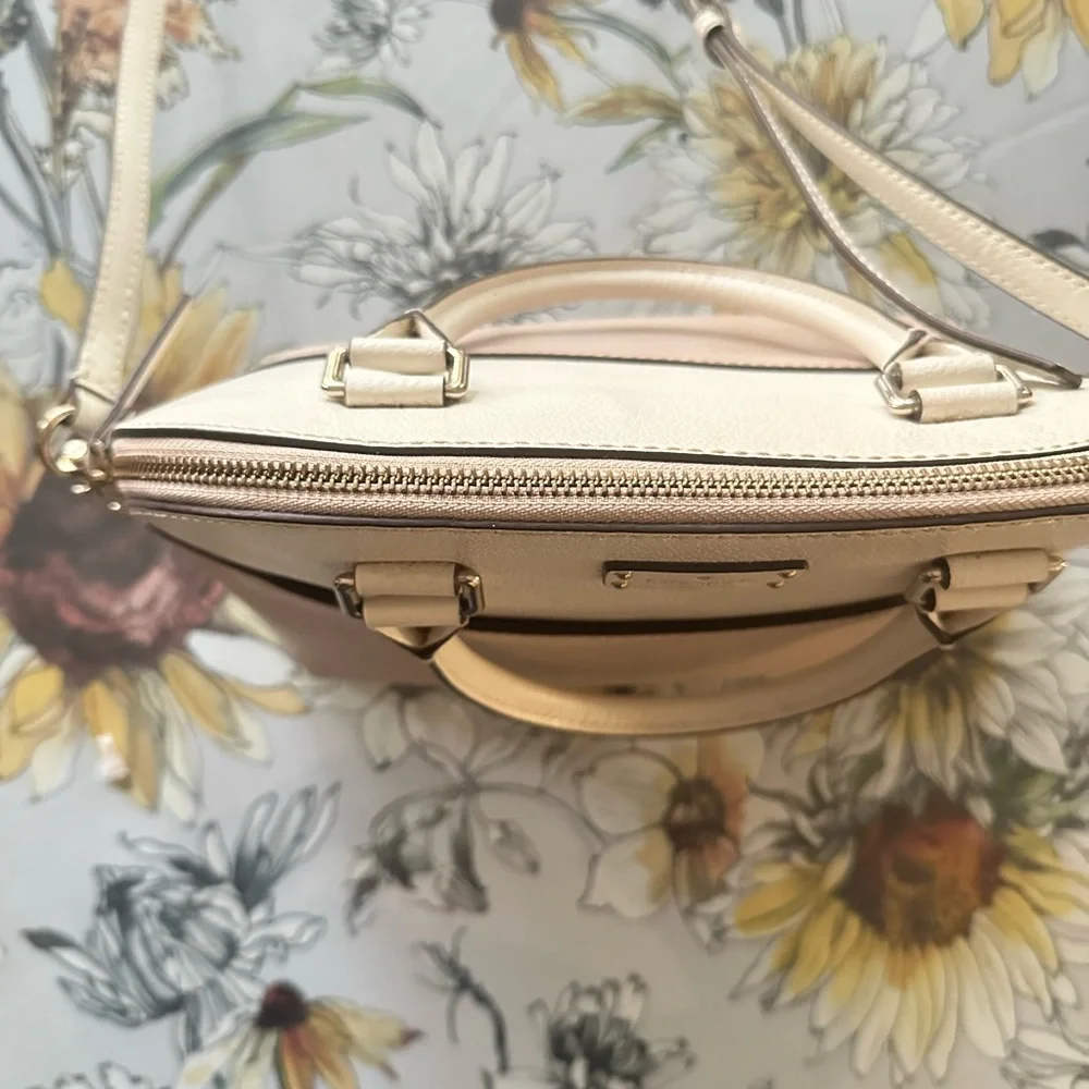 Kate Spate   Beige and cream Satchels Bag  in good condition - Picture 8 of 15